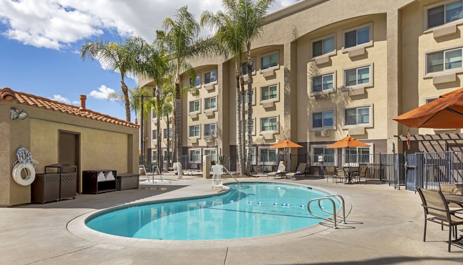 Piscina - Holiday Inn Express SAN BERNARDINO - COLTON by IHG