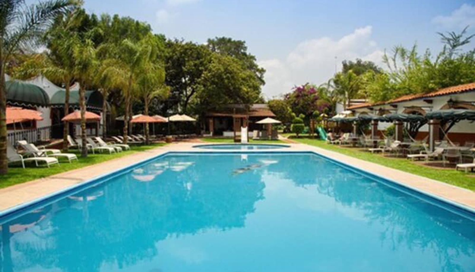 Pool - Bungalows Lolita