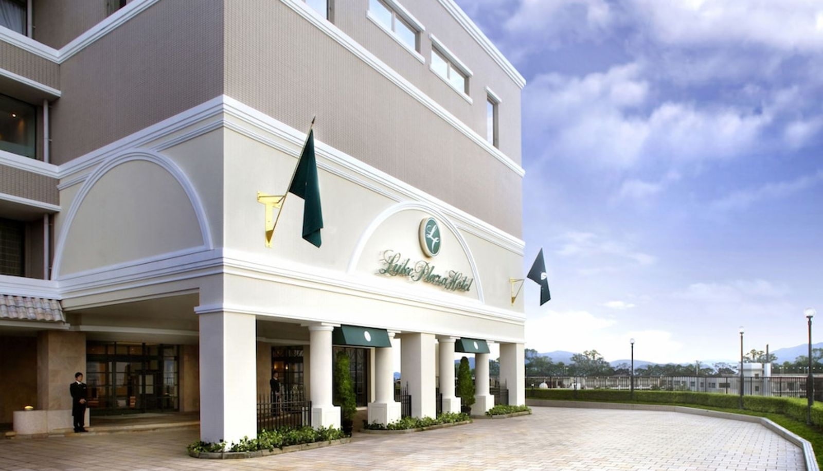 Informacje - Luke Plaza Hotel