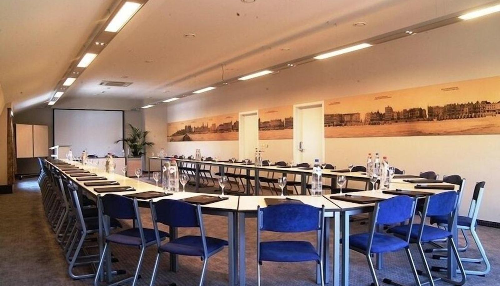 Business center - Hotel Aazaert by WP Hotels