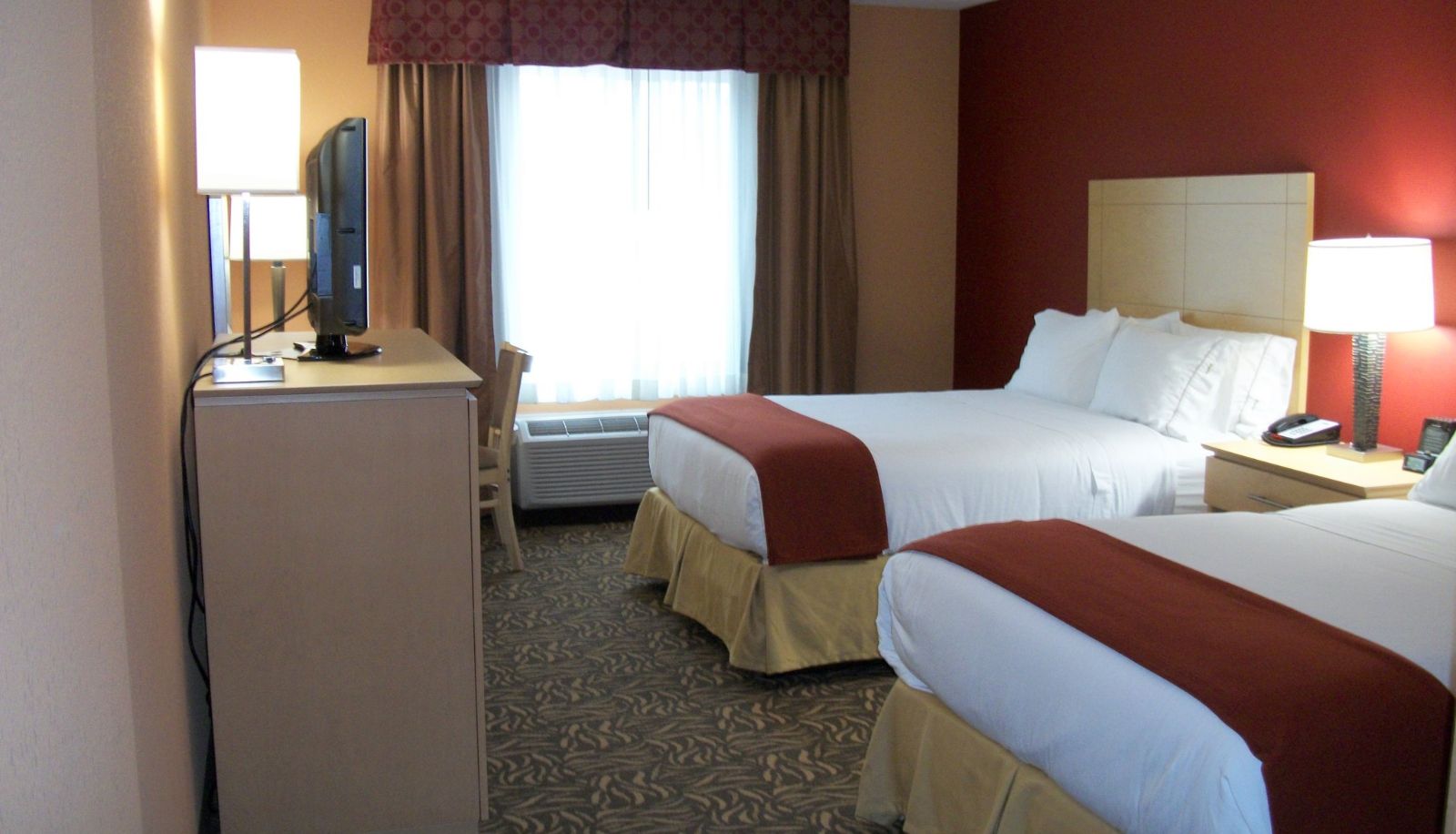 Room - Holiday Inn Express CORTLAND by IHG