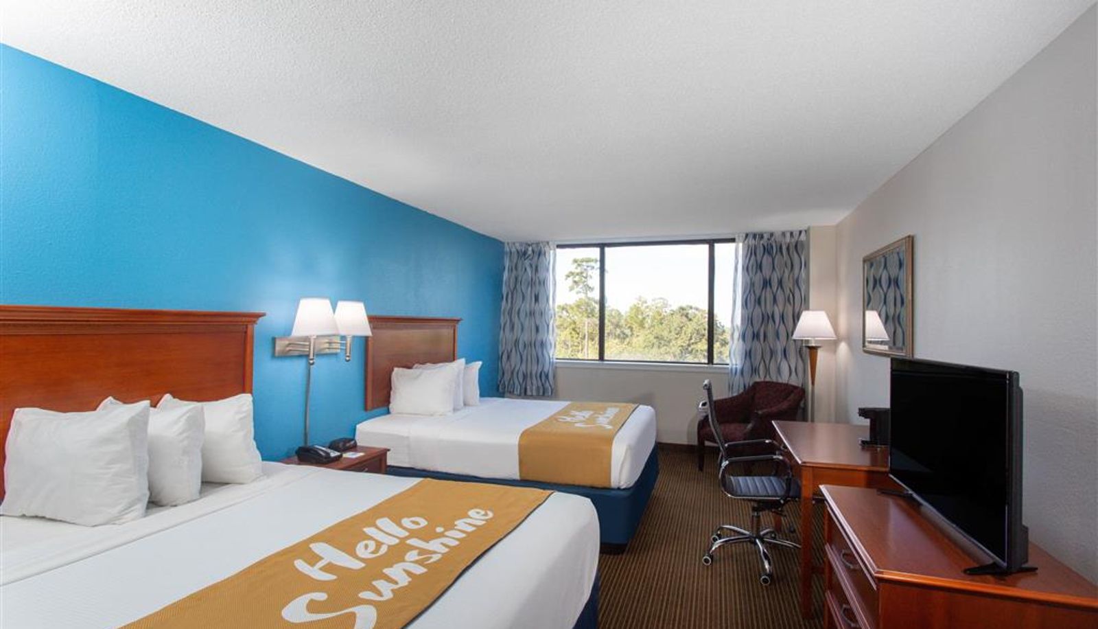 Zimmer - Days Inn & Suites by Wyndham Tallahassee Conf Center I-10