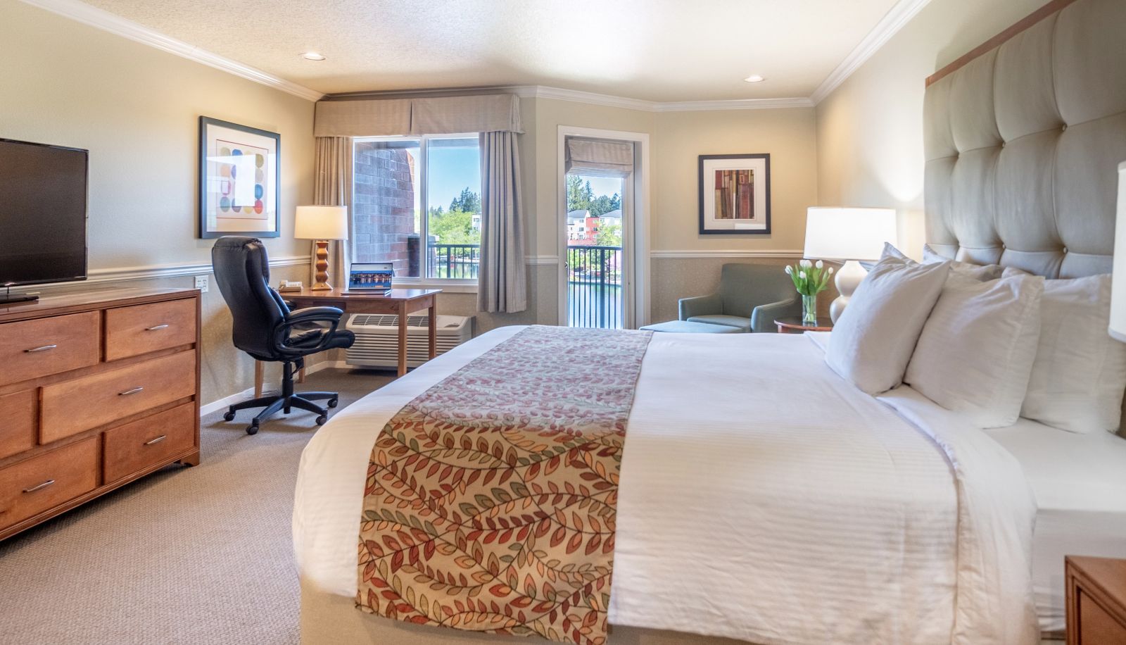 Zimmer - The Century Hotel