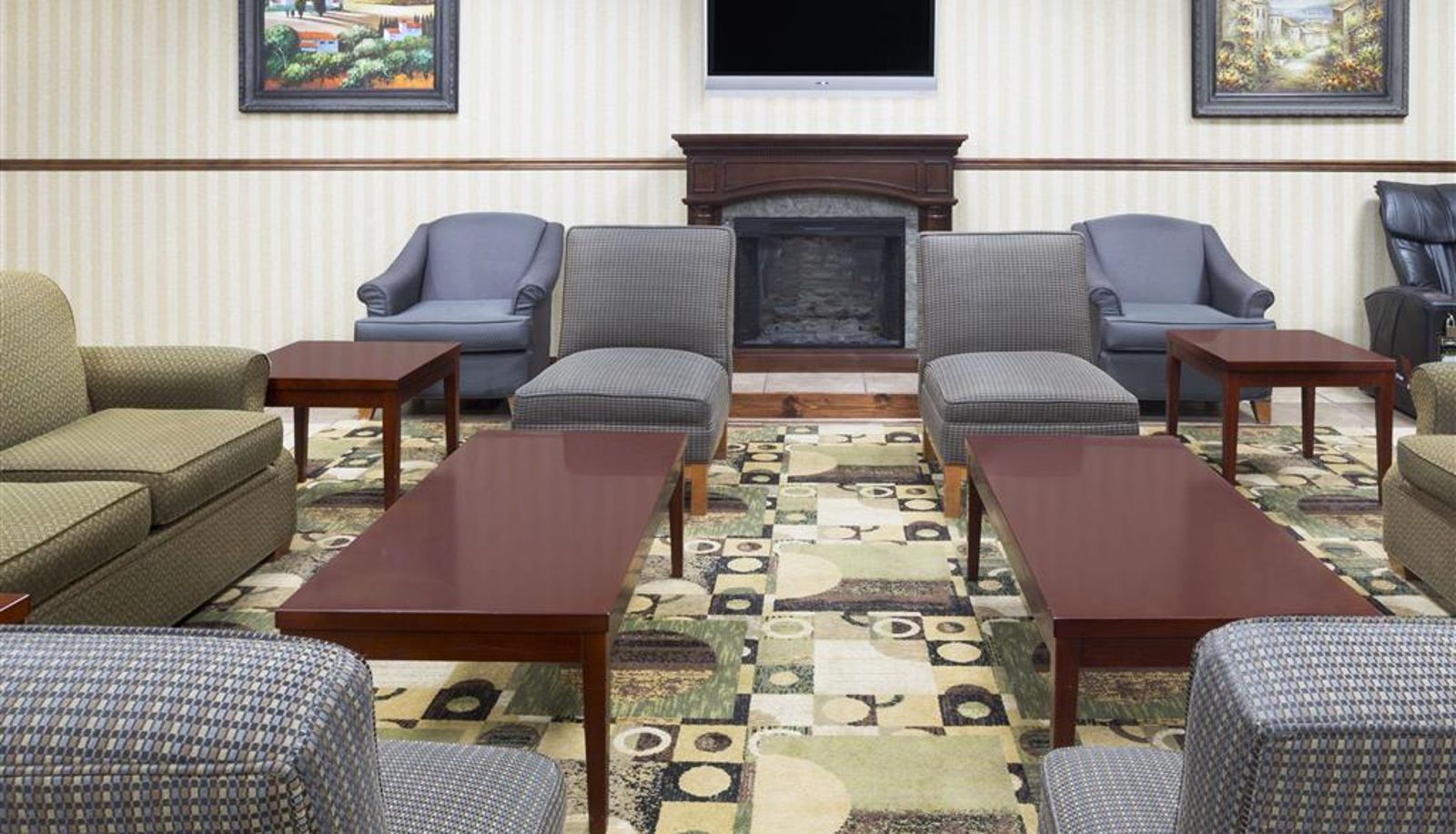 Hall - Days Inn by Wyndham Columbus-North Fort Moore
