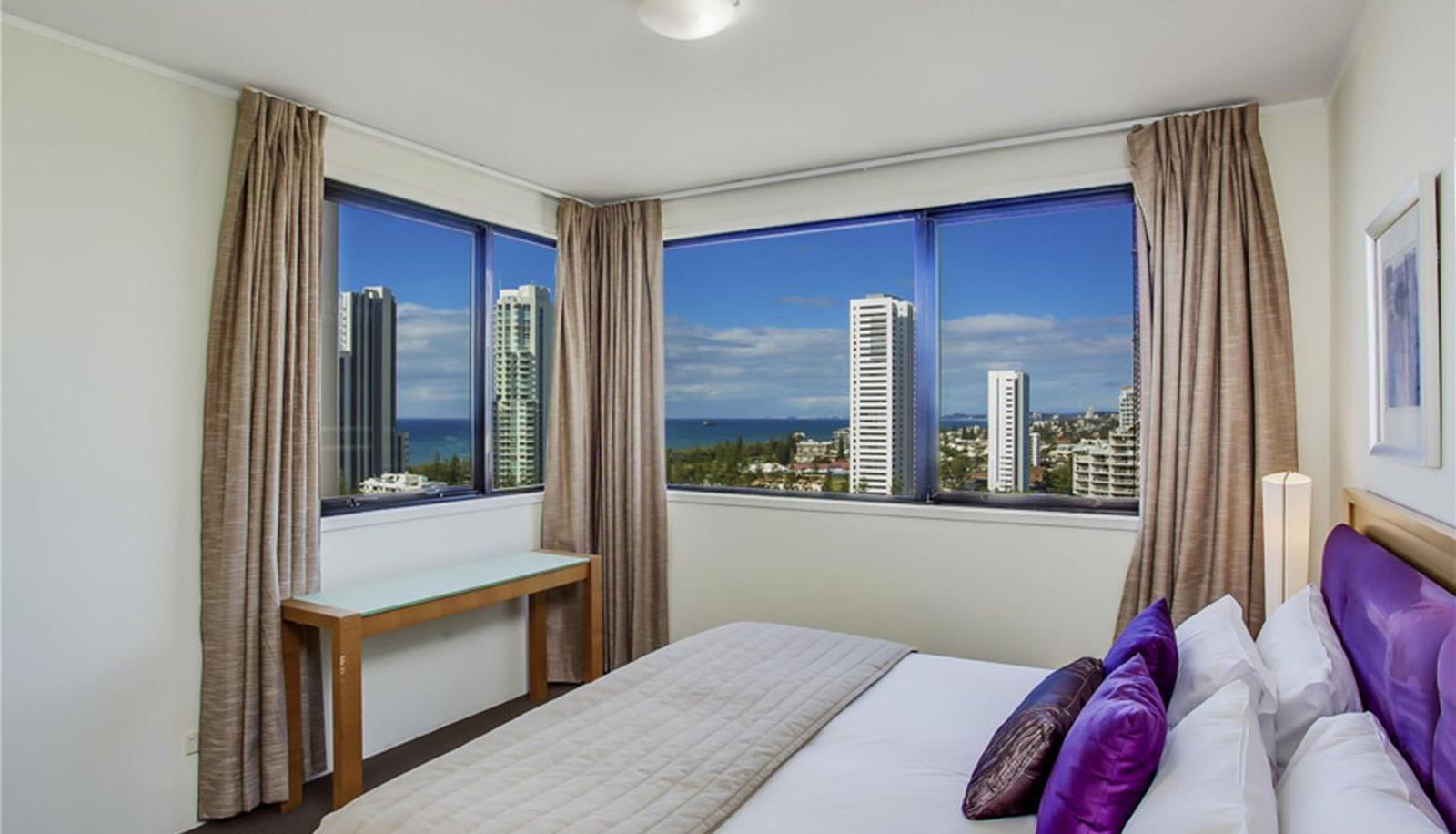 Room - Mantra Broadbeach on the Park