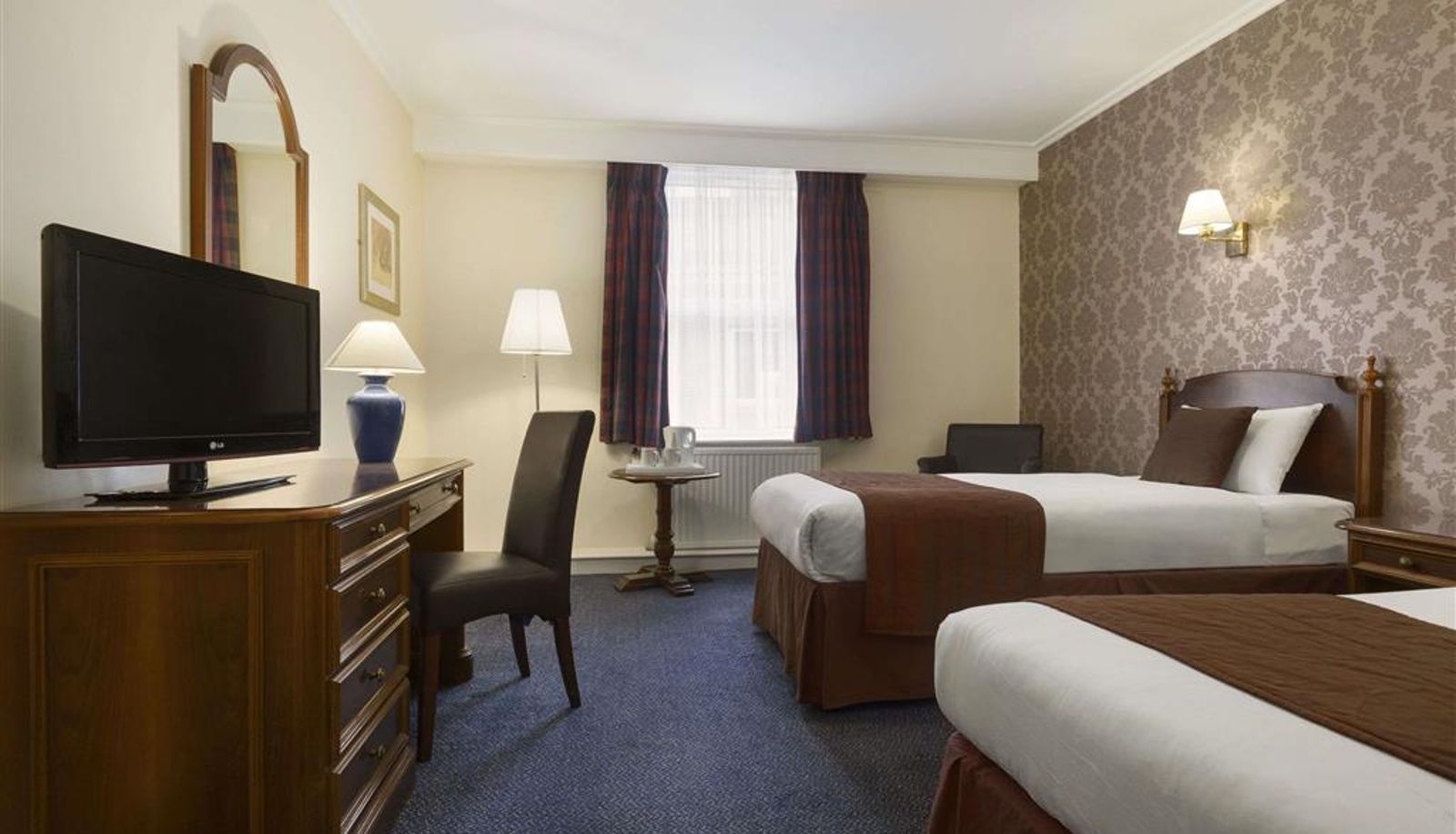 Room - Ramada by Wyndham Crawley Gatwick