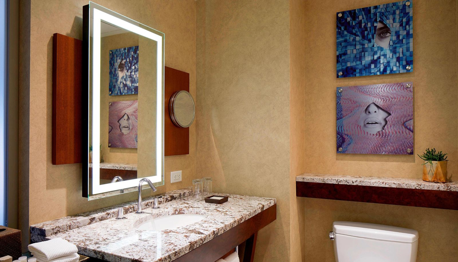 Room - Renaissance Atlanta Midtown Hotel