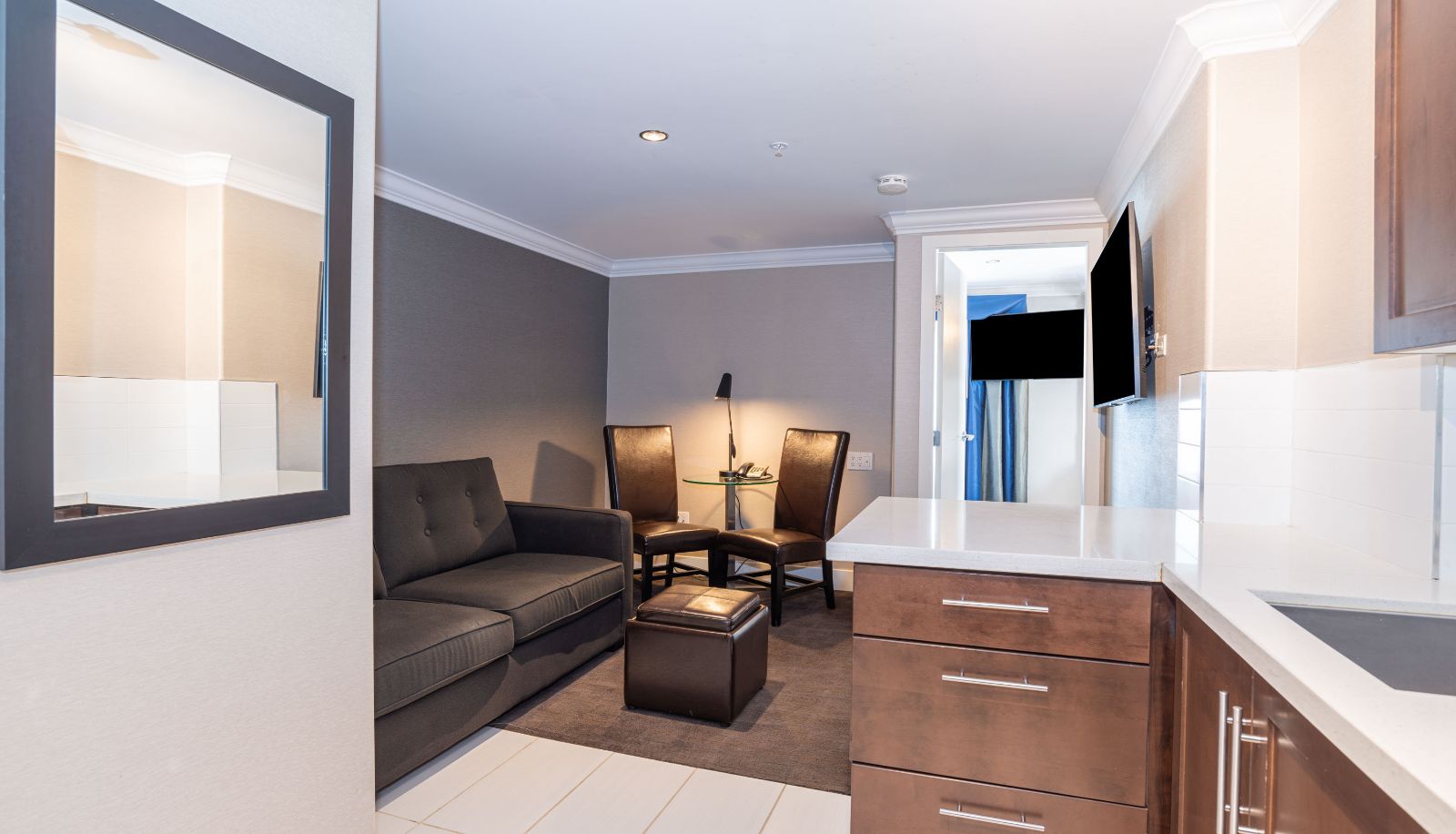 Room - Sandman Signature Hotel And Suites Edmonton South