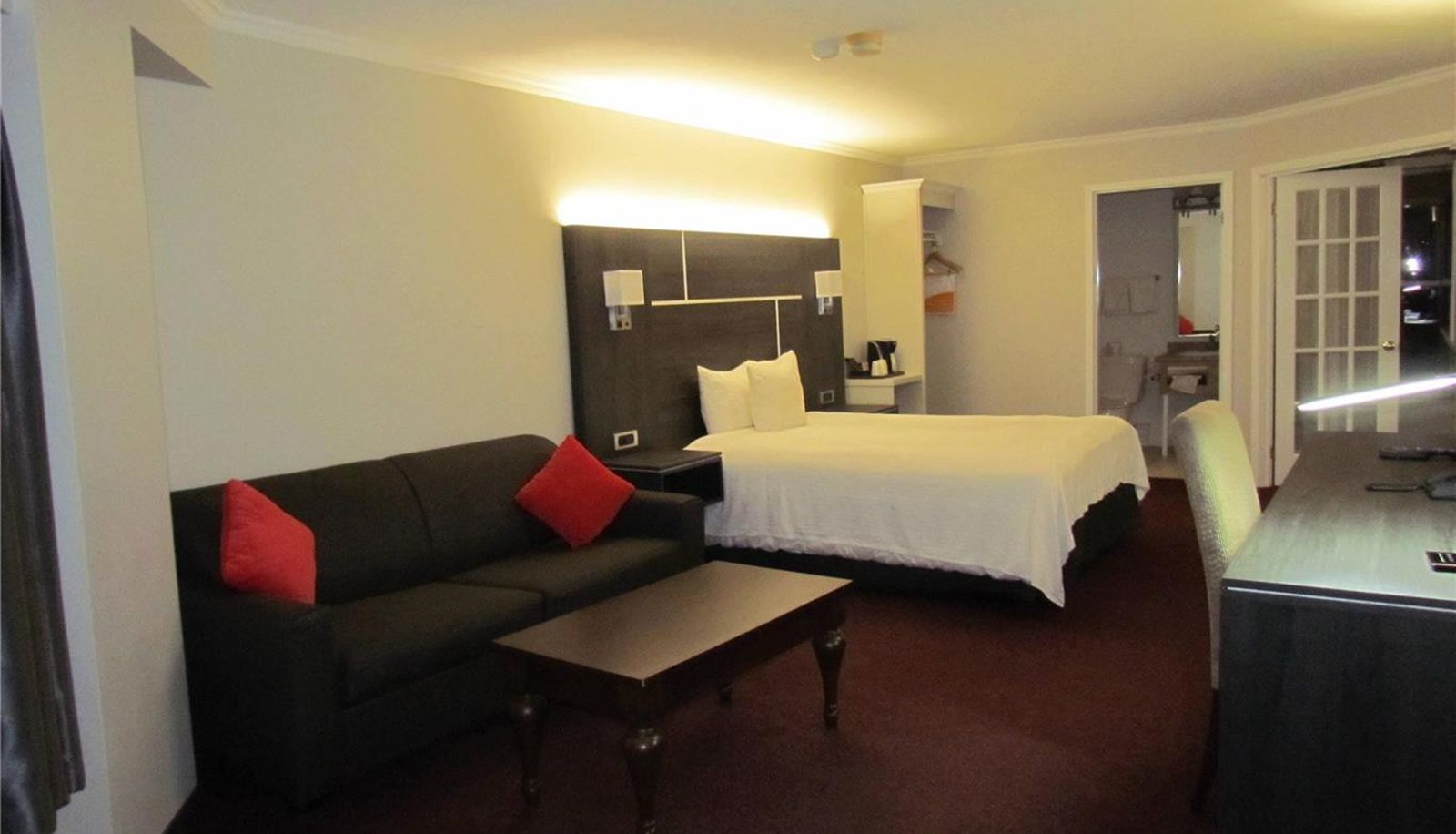 Room - Rodeway Inn King William