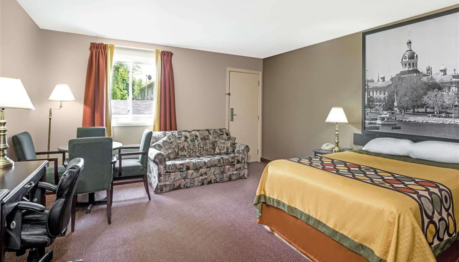 Zimmer - Super 8 by Wyndham Kingston