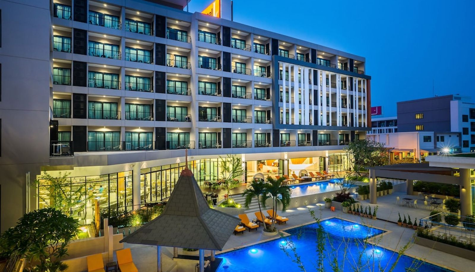 Piscine - Hotel J Pattaya