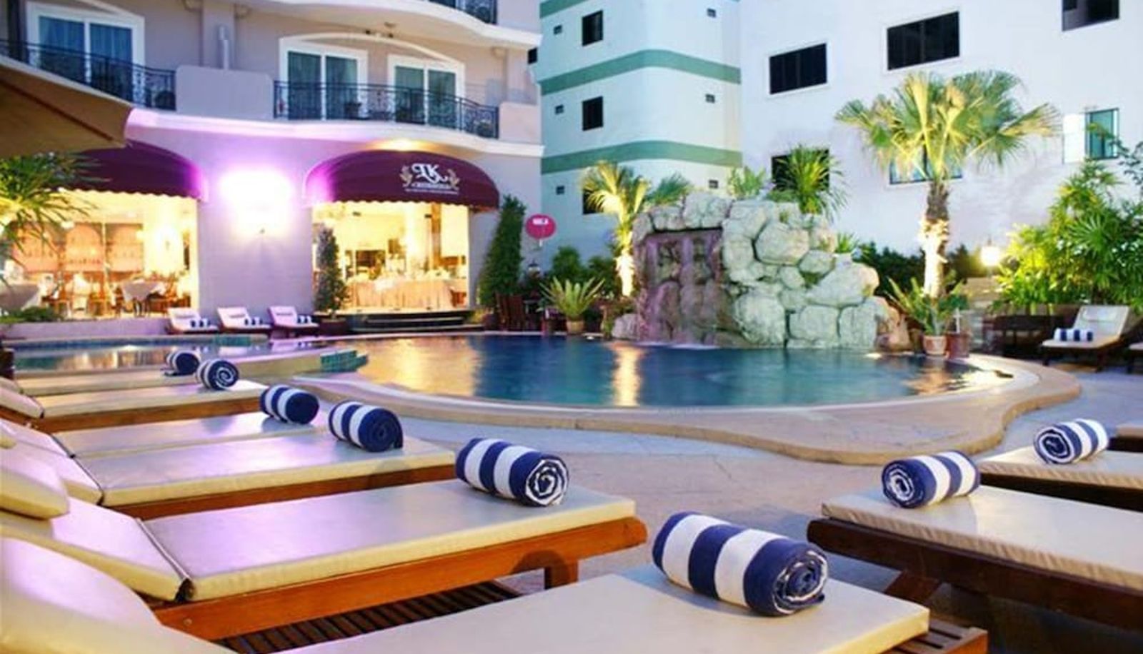Piscine - LK Metropole Pattaya