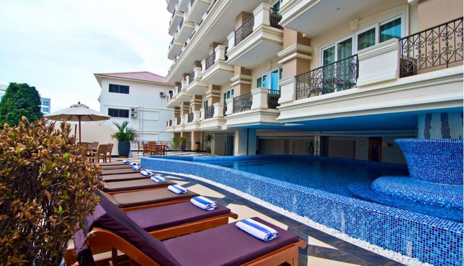 Basen - LK Miracle Suite