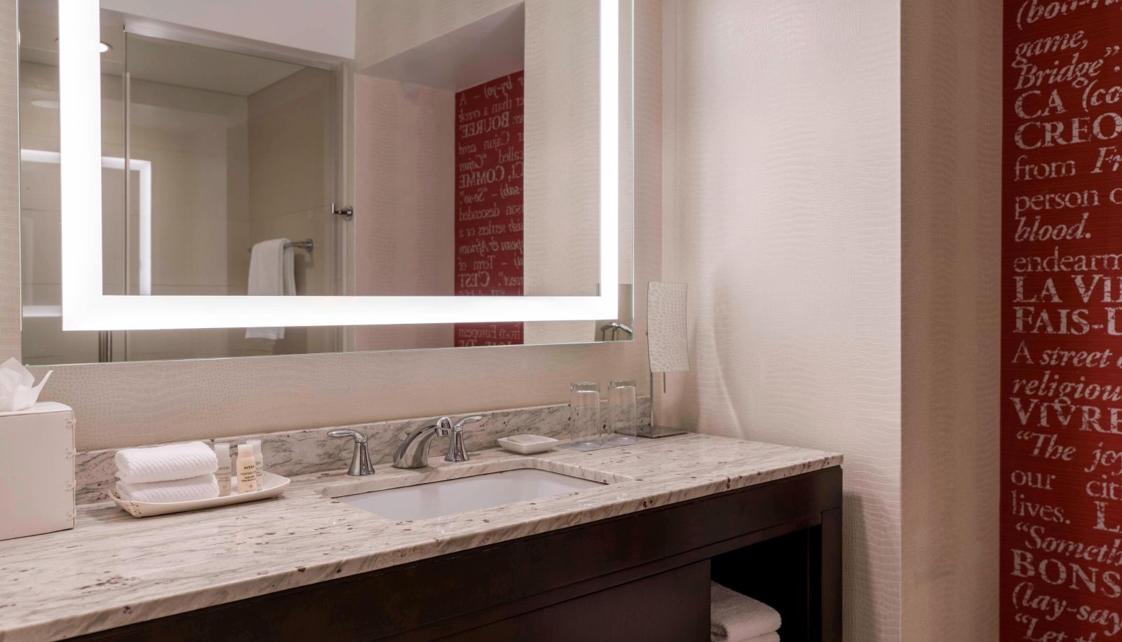 Room - Renaissance Baton Rouge Hotel