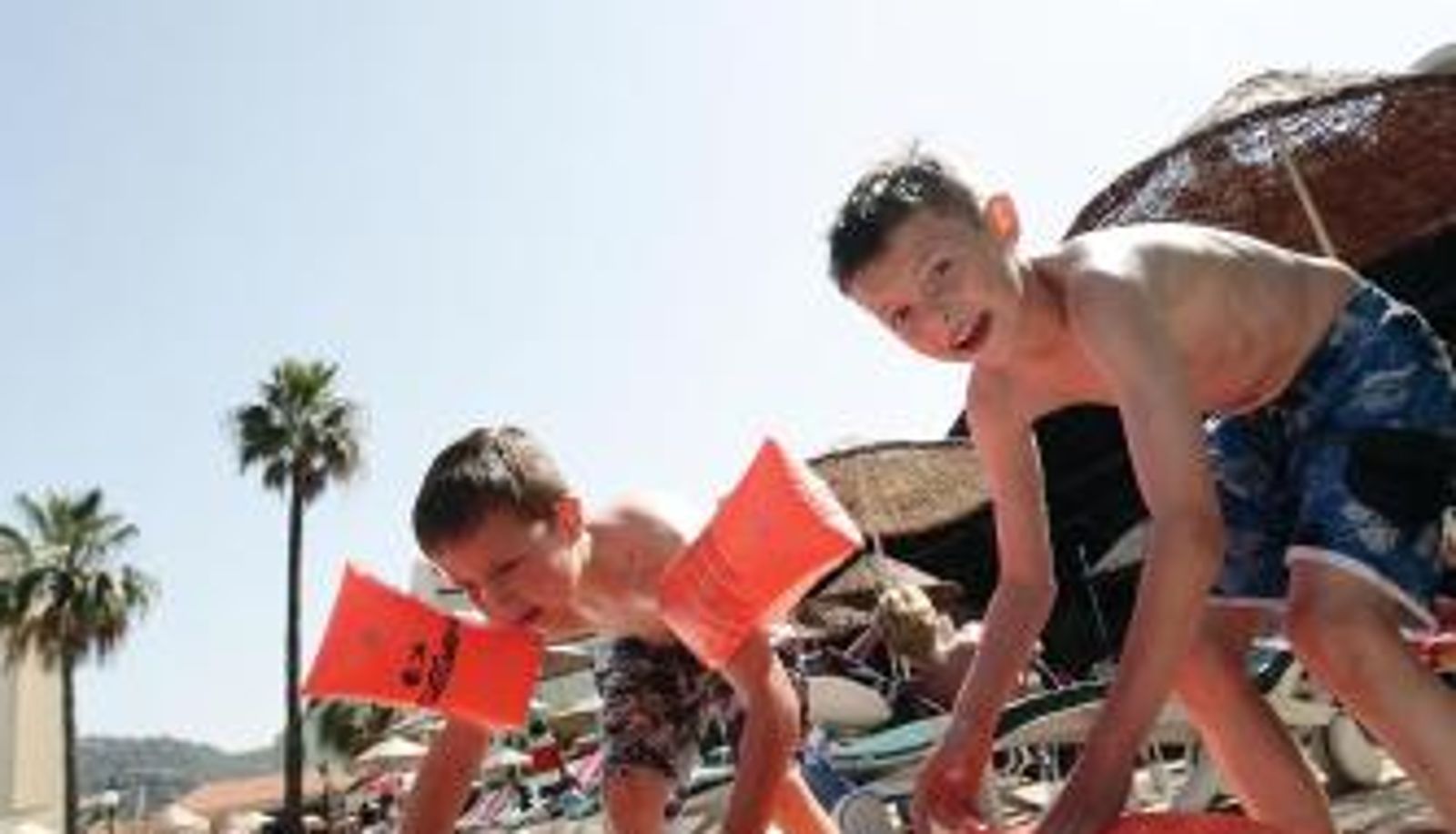 Piscina - Julian Club Hotel