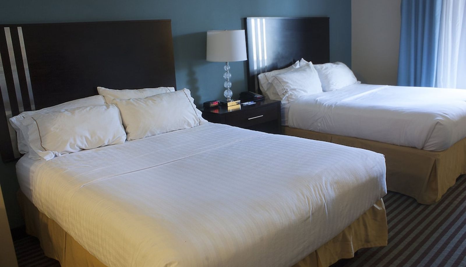 Standard room - Holiday Inn Express & Suites YOUNGSTOWN WEST - AUSTINTOWN by IHG