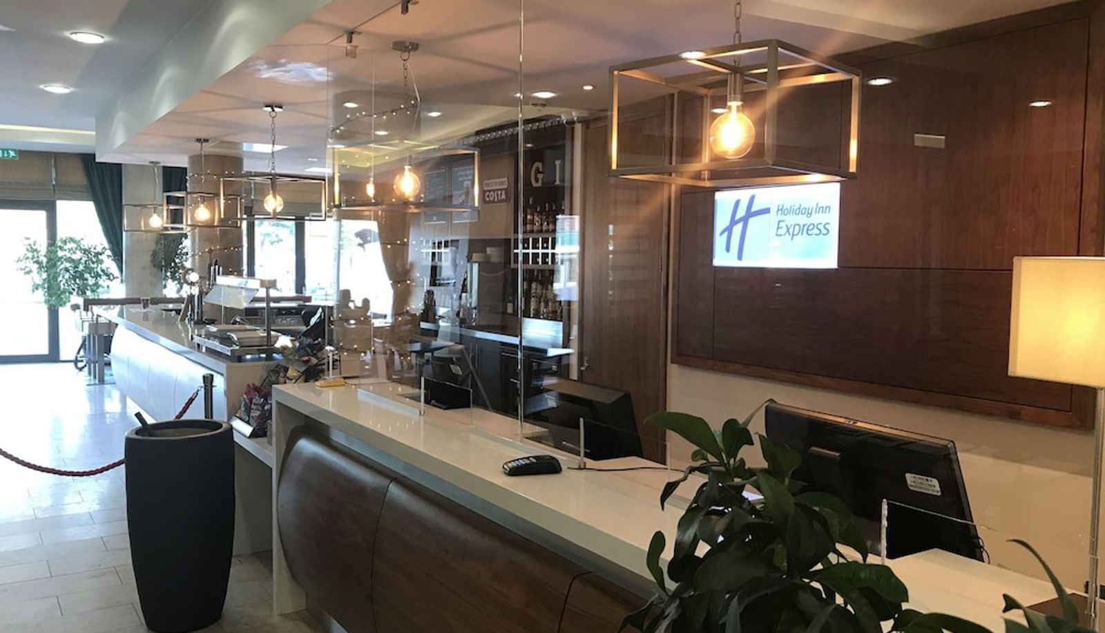 Rezeption - Holiday Inn Express SHEFFIELD CITY CENTRE by IHG