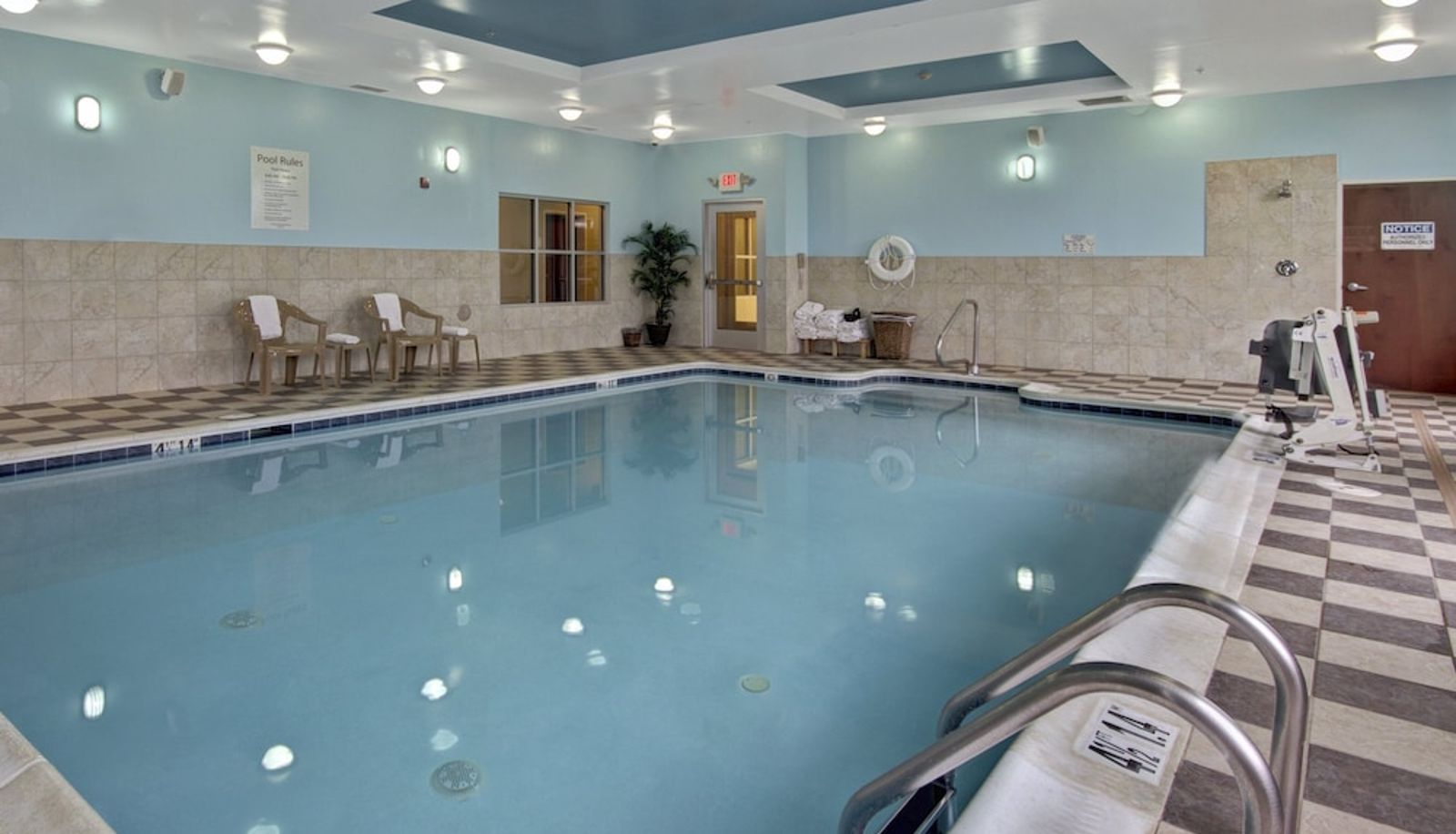 Pool - Holiday Inn CHRISTIANSBURG BLACKSBURG by IHG