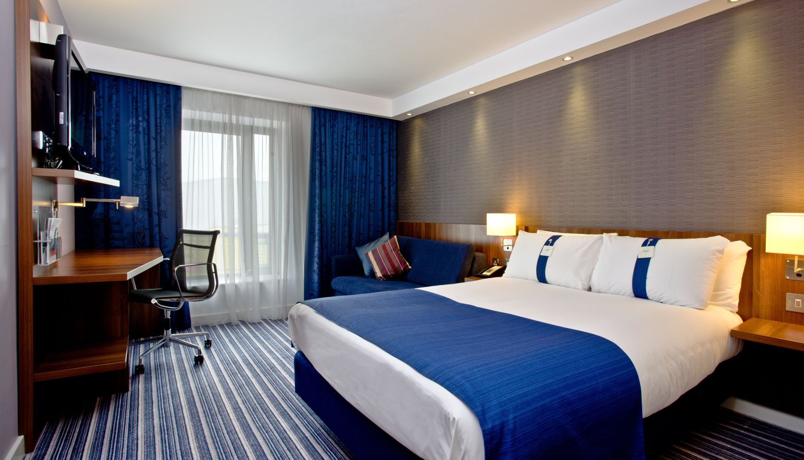 Room - Holiday Inn Express BIRMINGHAM - SOUTH A45 by IHG
