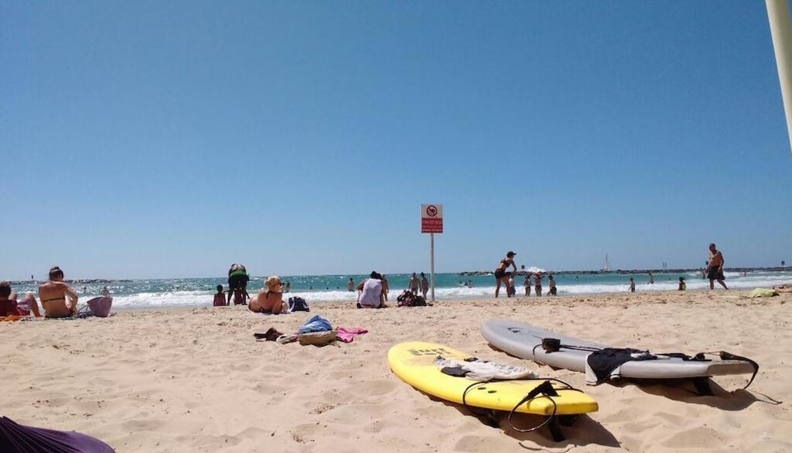 Budget room (single) - Beachfront Hostel