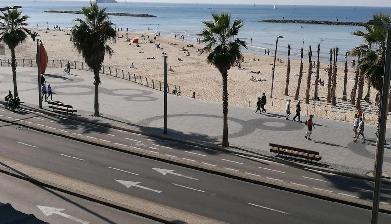 Beach - Beachfront Hostel
