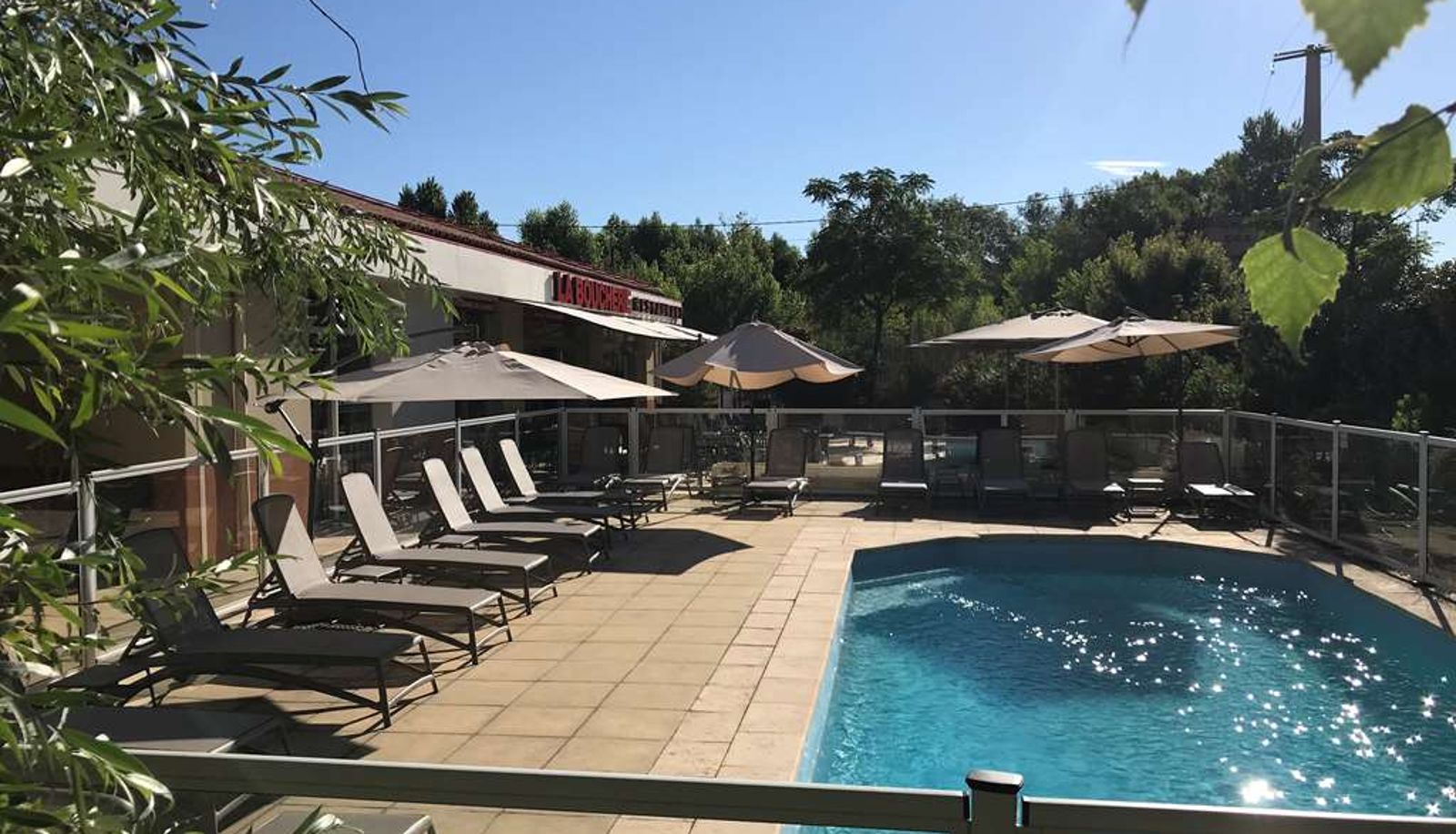 Pool - KYRIAD AIX LES MILLES - Plan de Campagne