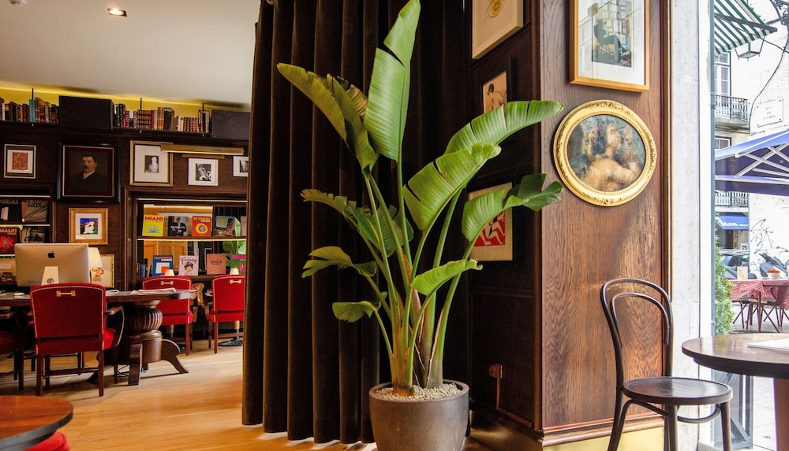 Recepcja - Browns Boutique Hotel