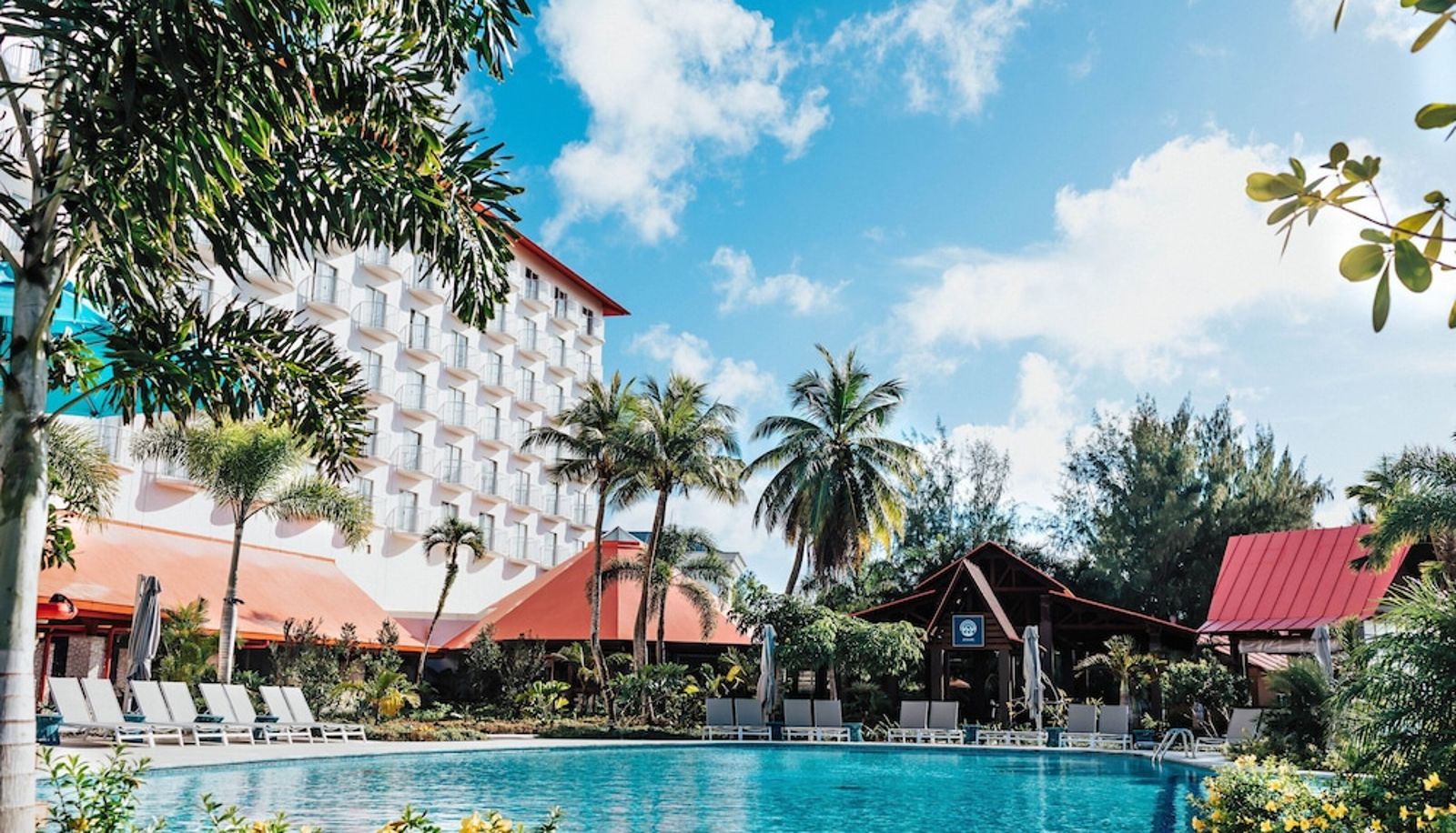 Piscina - Crowne Plaza Resort SAIPAN by IHG