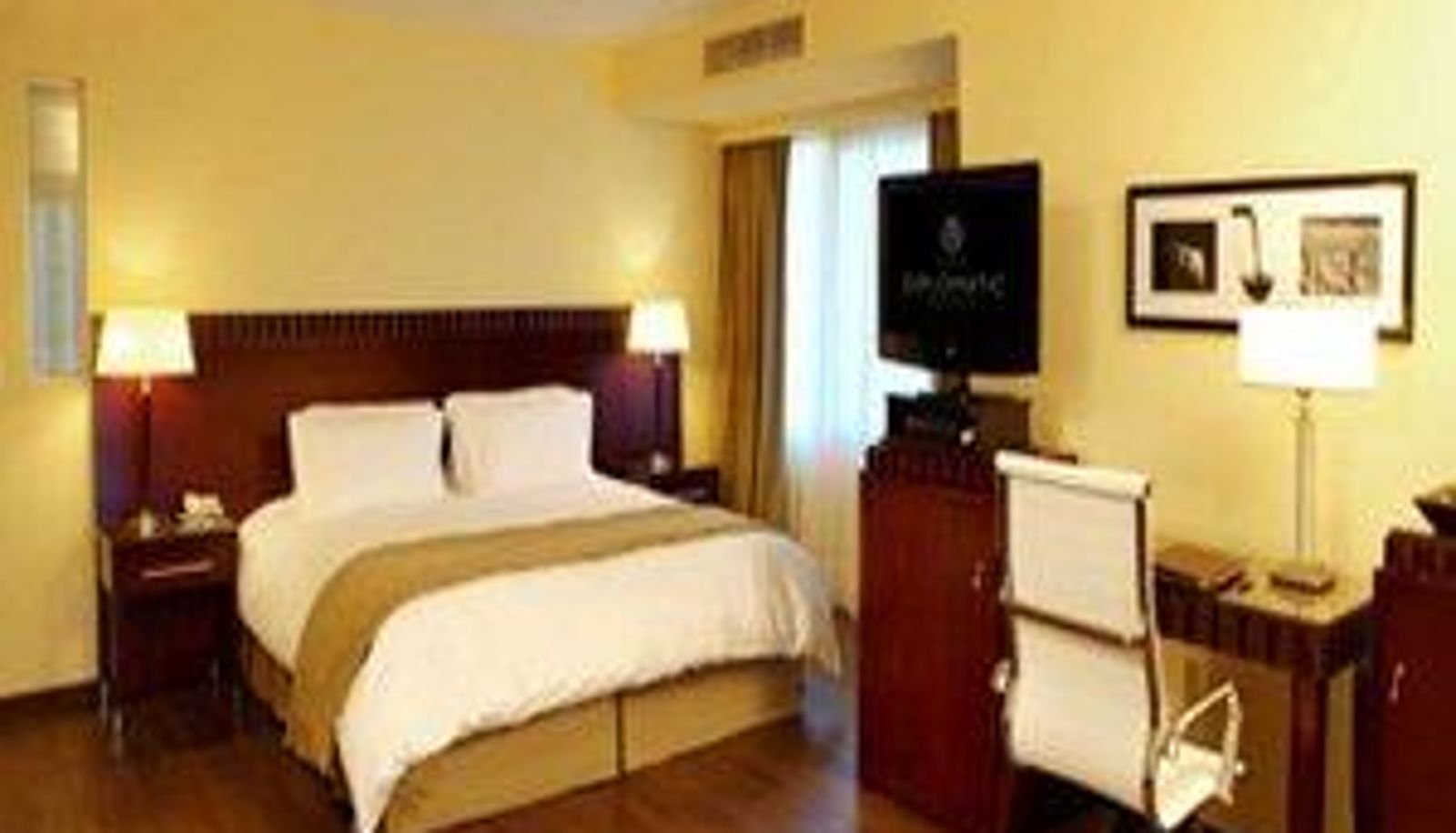 Zimmer - DIPLOMATIC HOTEL