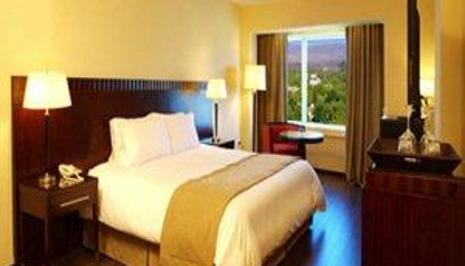 Zimmer - DIPLOMATIC HOTEL