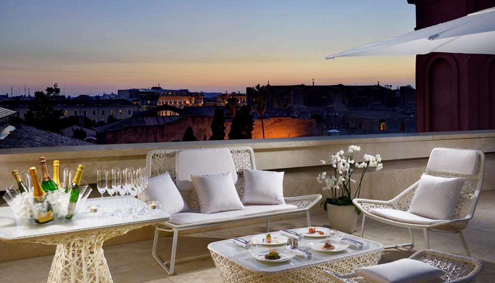 Interior view - Palazzo Montemartini Hotel by Radisson Collection Rome