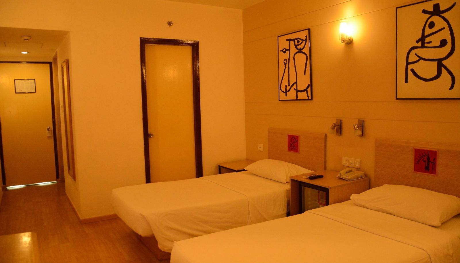 Room - RED FOX HOTEL-JAIPUR