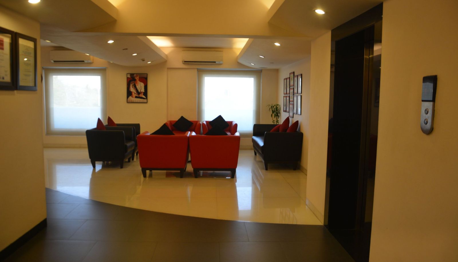 Room - RED FOX HOTEL-JAIPUR