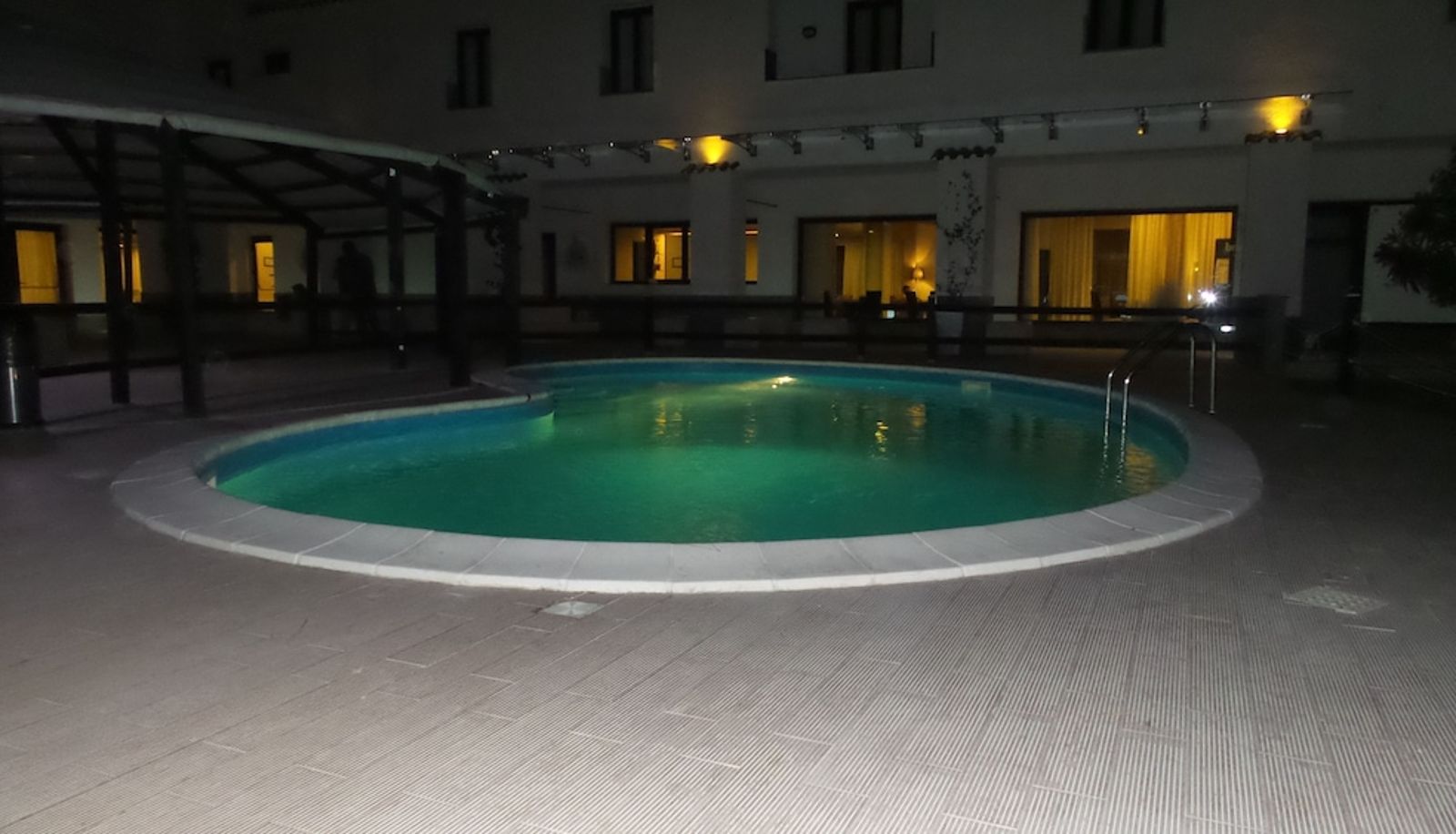 Piscina - BNS Hotel Francisco