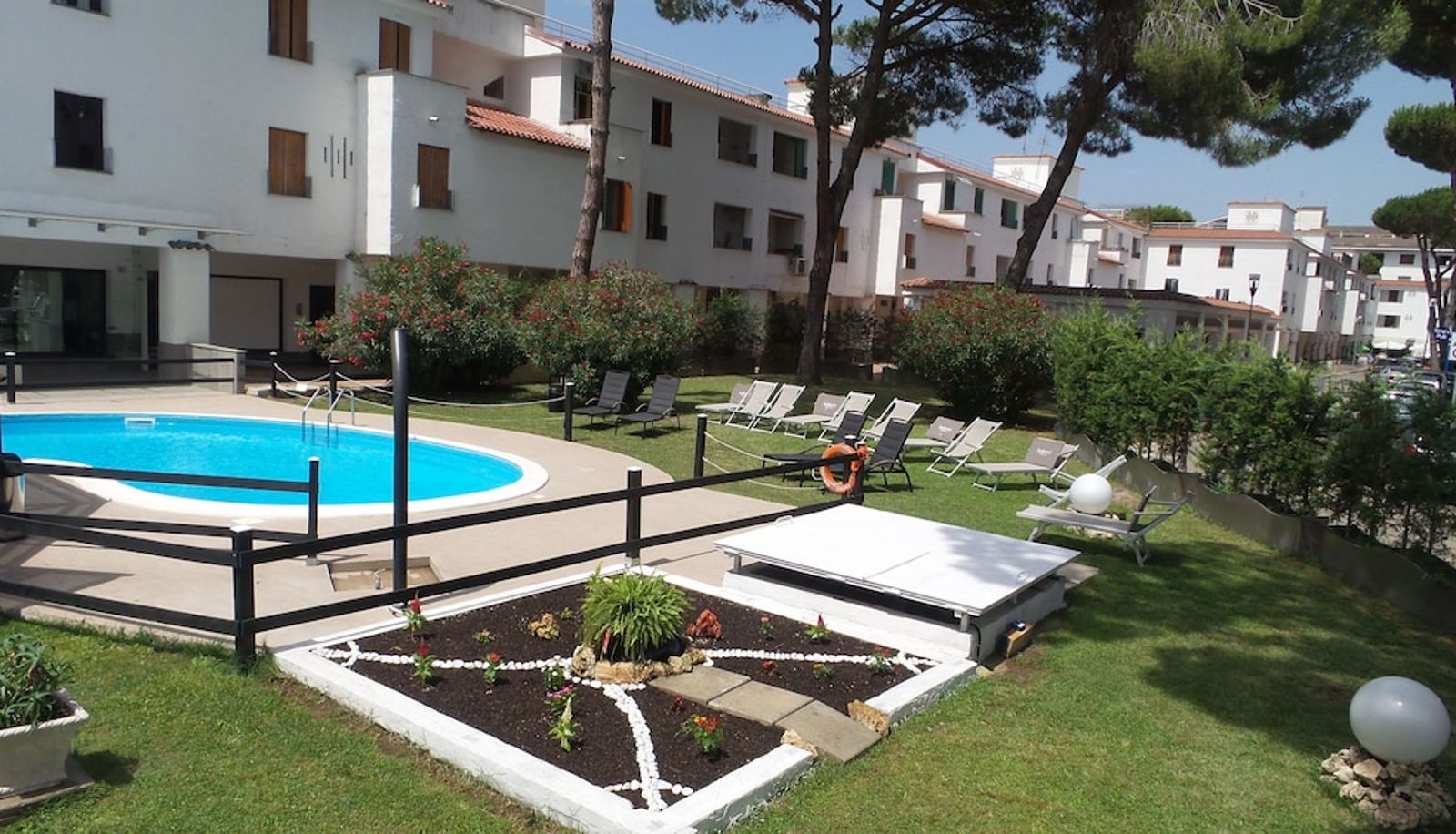 Piscina - BNS Hotel Francisco