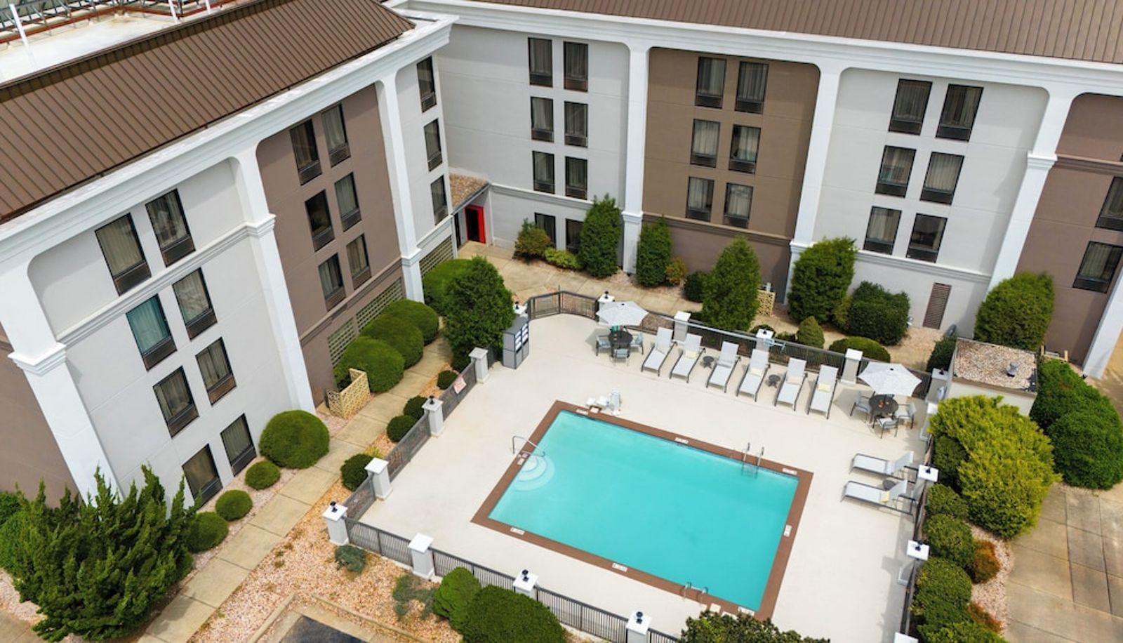 Pool - Holiday Inn Express BURLINGTON by IHG