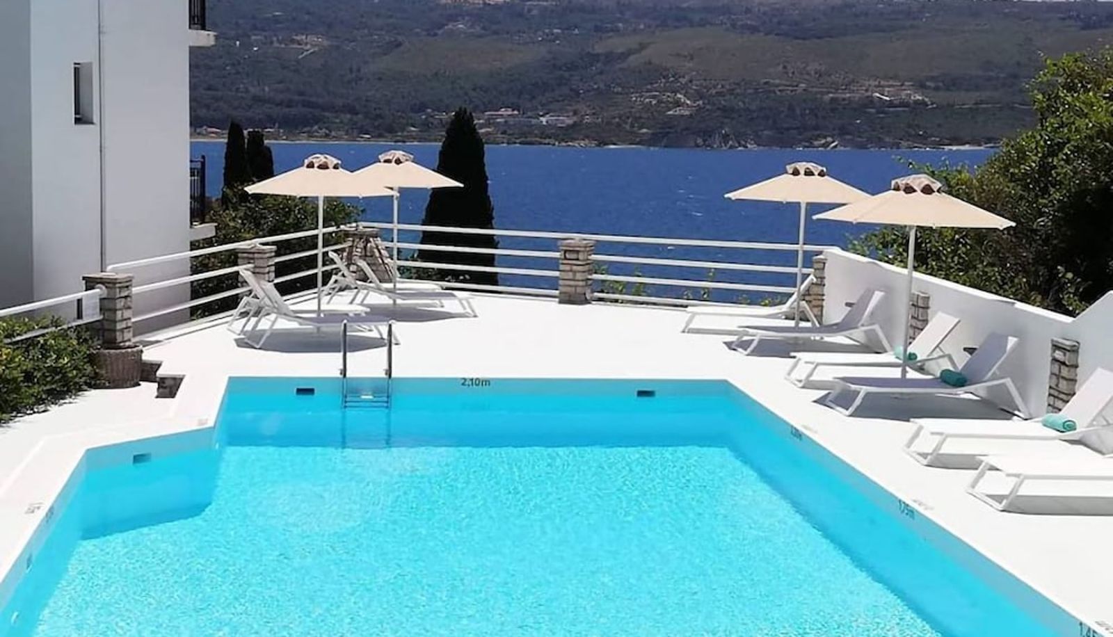 Piscine - Scorpios Hotel & Suites