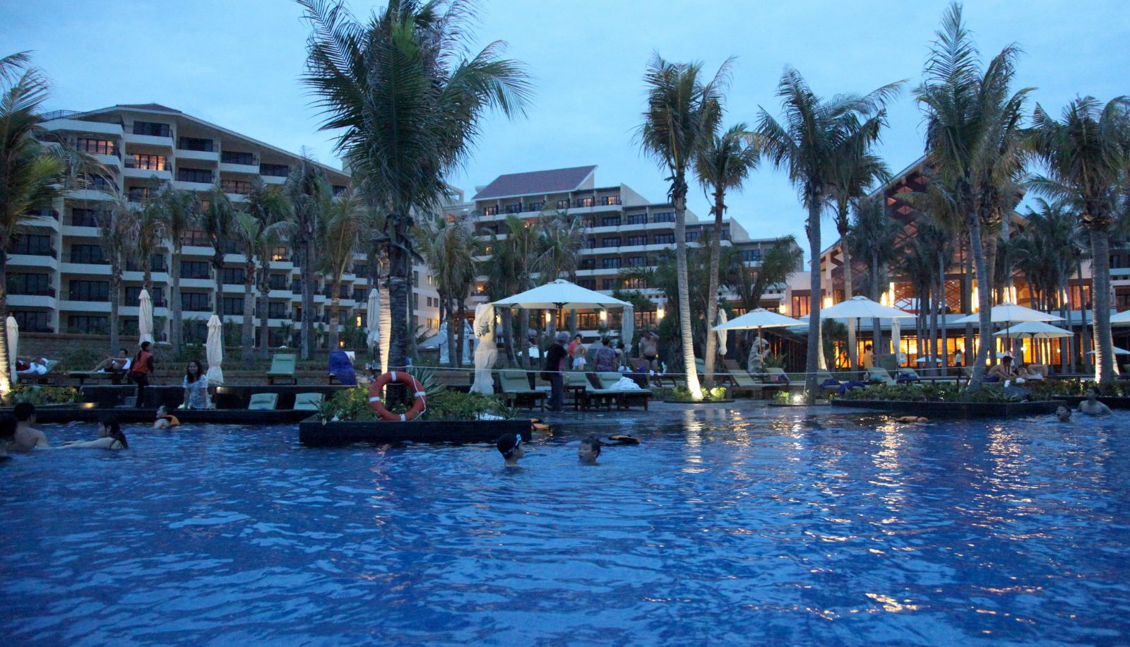 Zwembad - Crowne Plaza DANANG by IHG