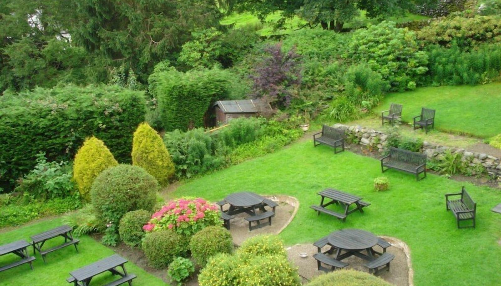 Garten - The Mortal Man Inn