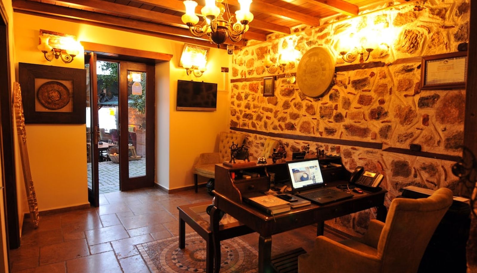 Salón - Harmony Boutique Hotel