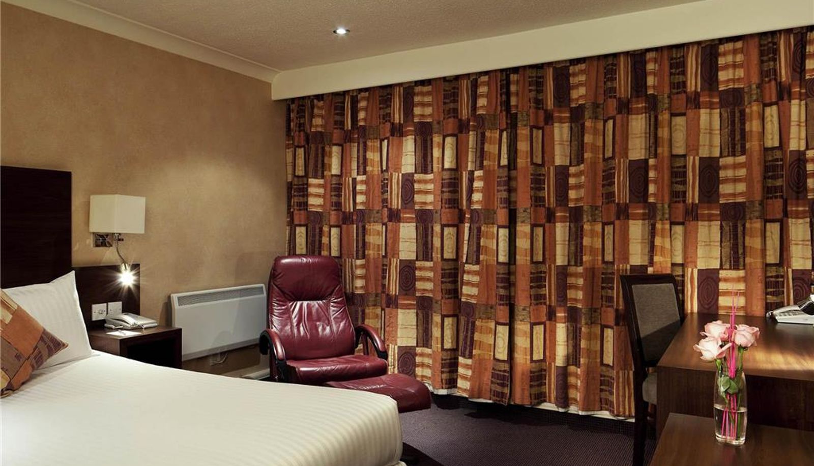 Room - Mercure Livingston Hotel