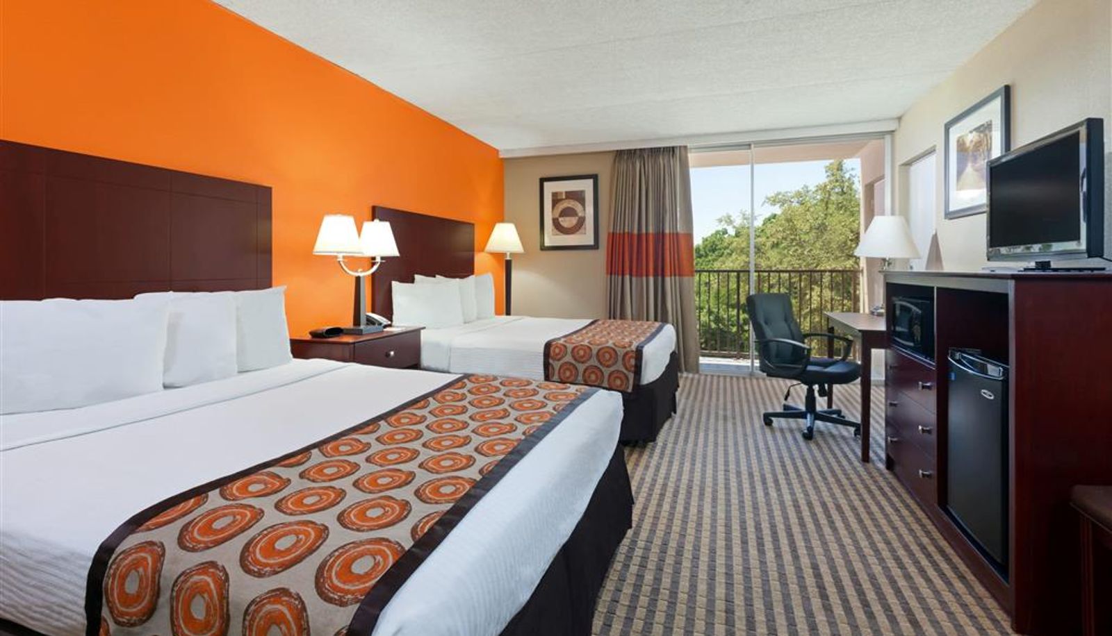 Zimmer - Howard Johnson by Wyndham Arlington Ballpark / Six Flags