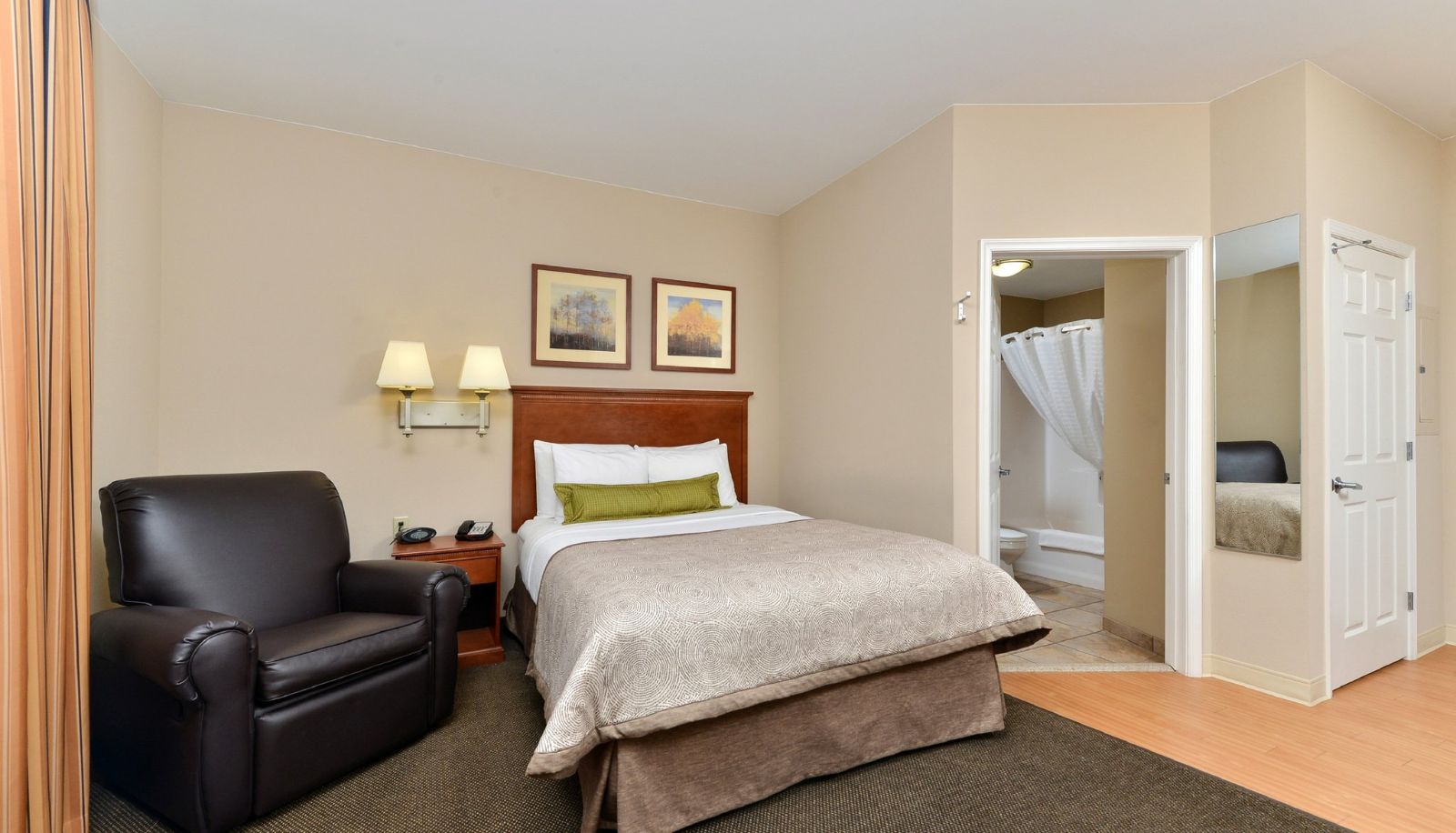 Zimmer - Candlewood Suites CHAMBERSBURG by IHG