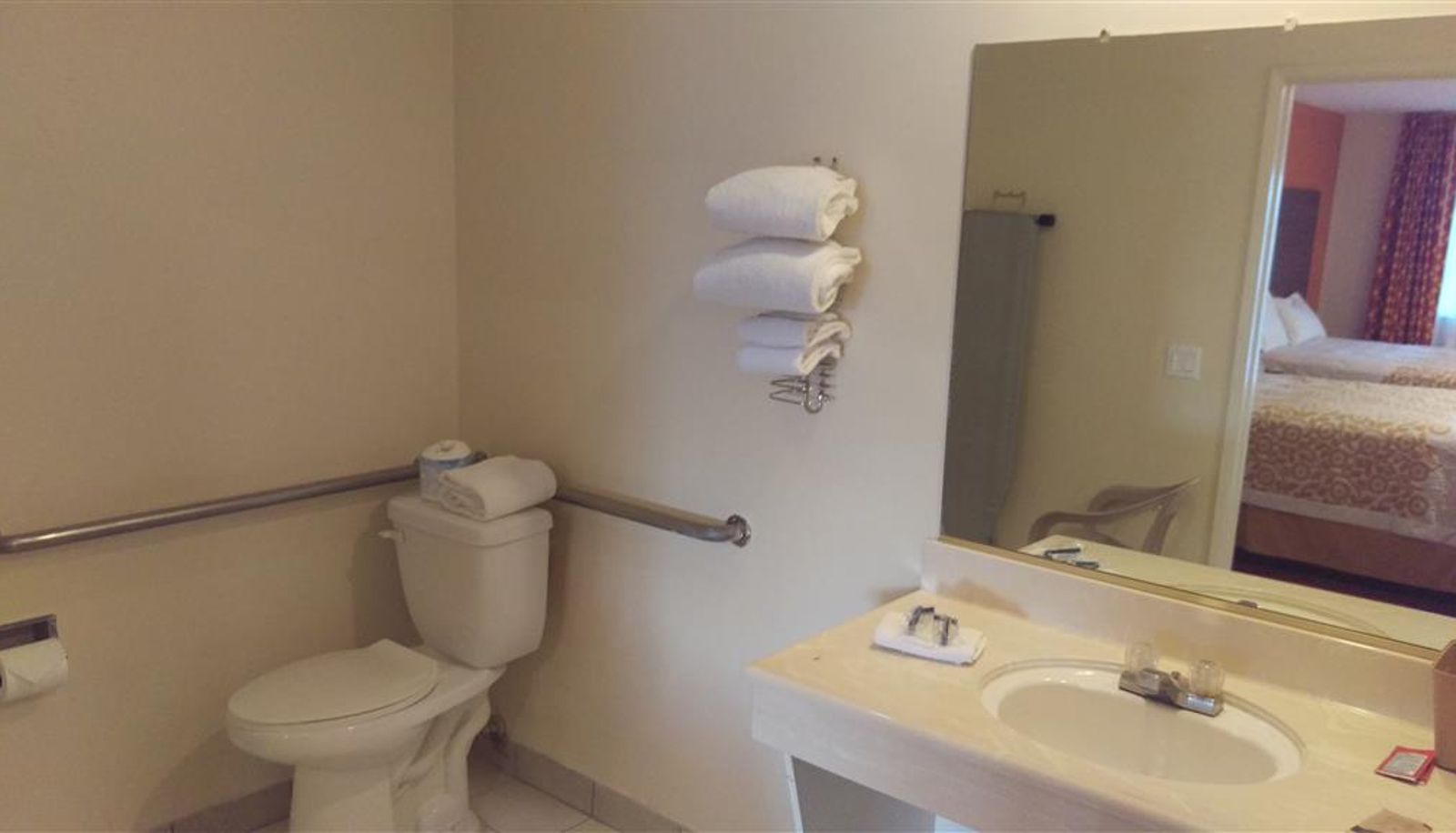 Room - Days Inn by Wyndham Hemet