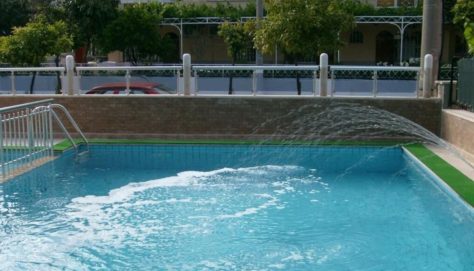 Pool - Angels Inn