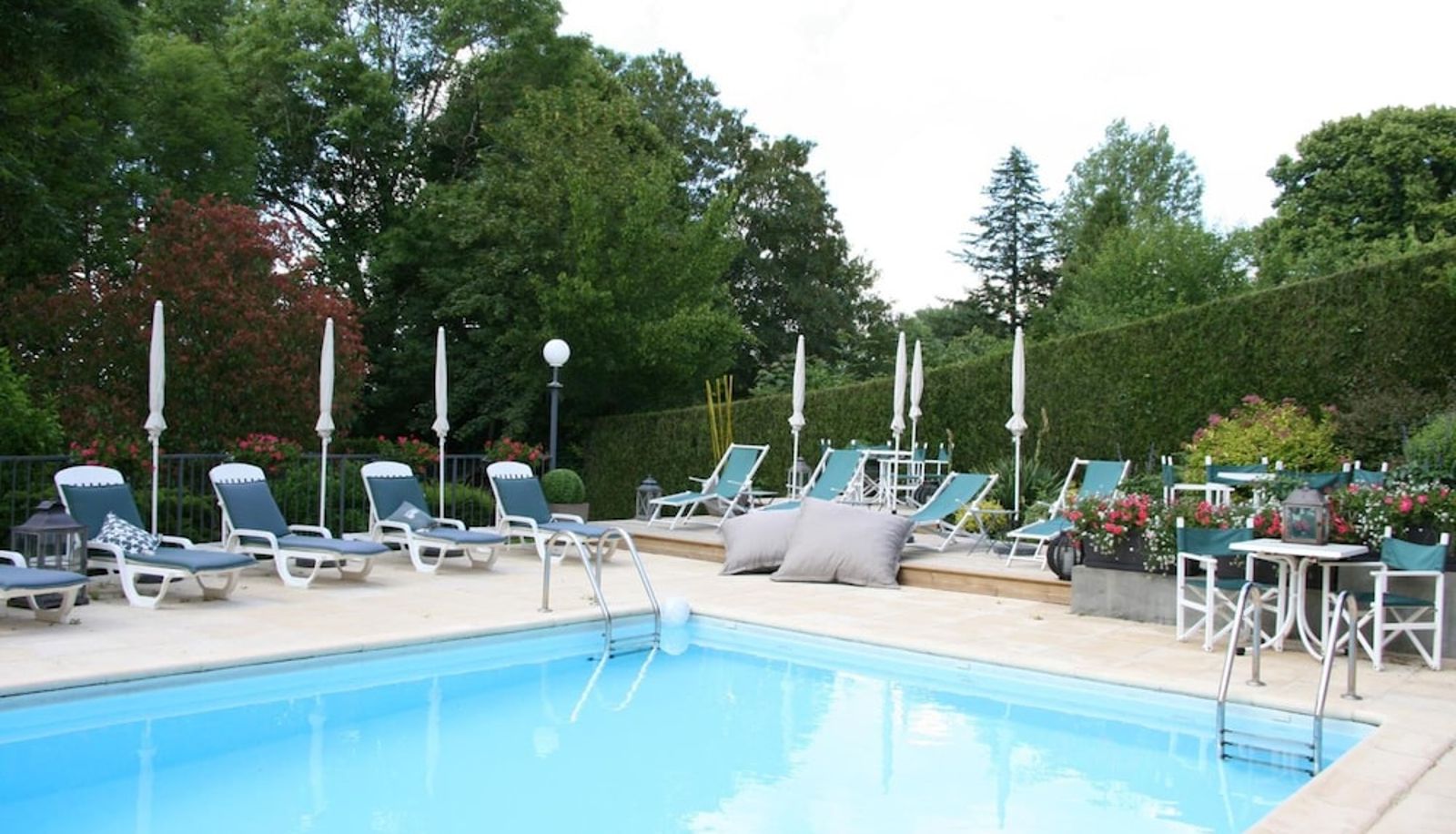 Piscina - Auberge de l'Etang Logis