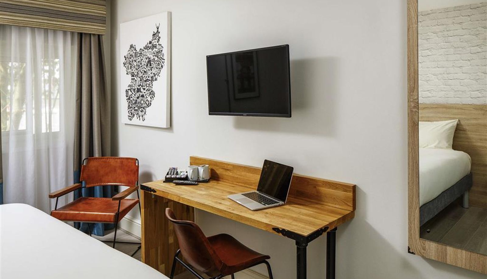 Camera - ibis Styles Birmingham Oldbury