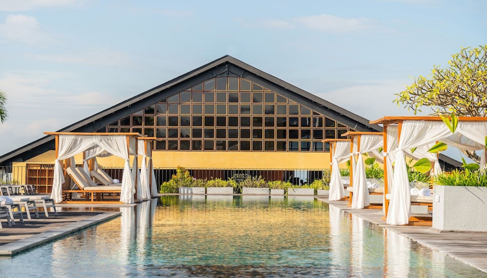 Piscina - Cross Paasha Bali Seminyak
