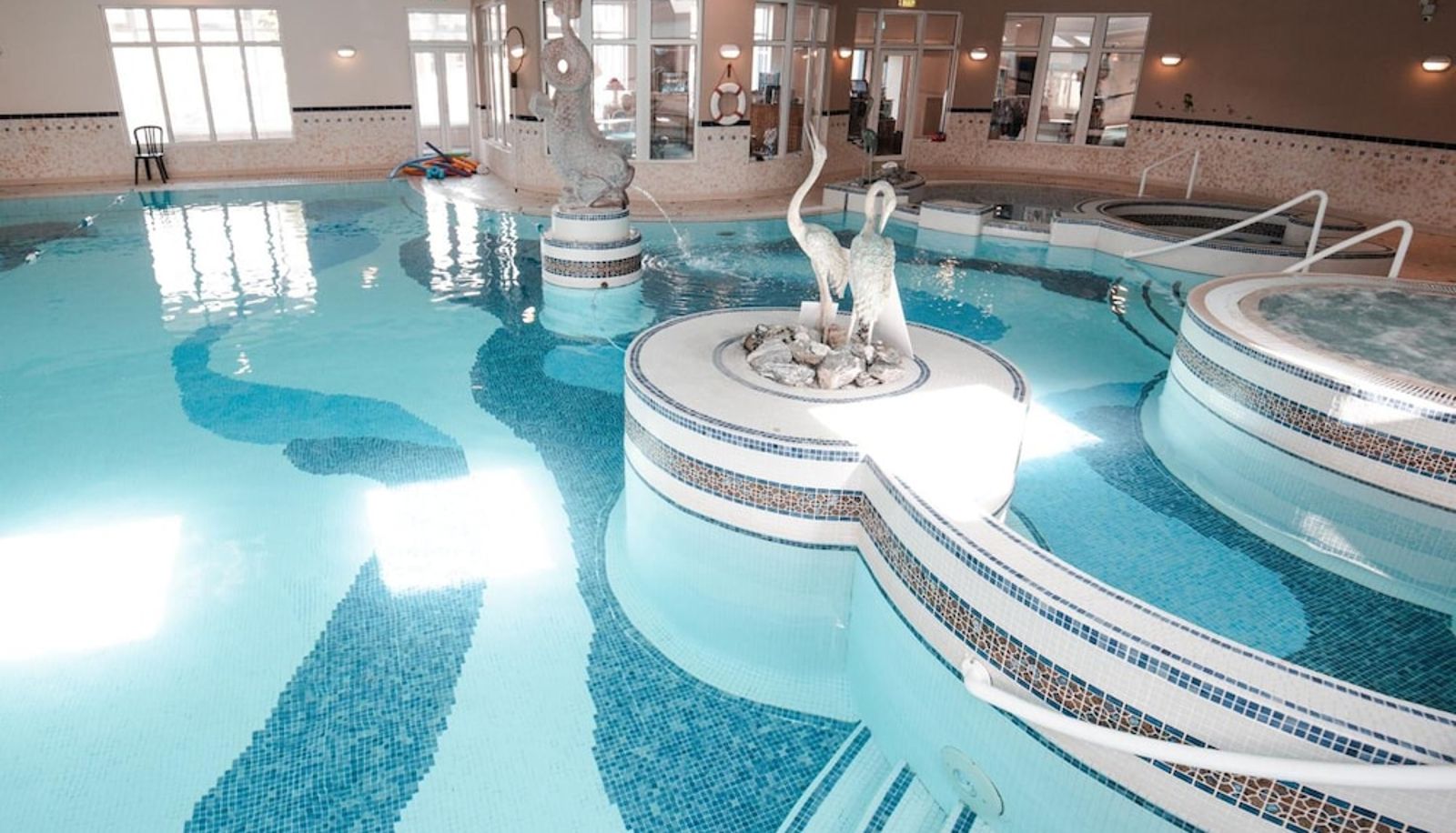 Piscina - Westlodge Hotel