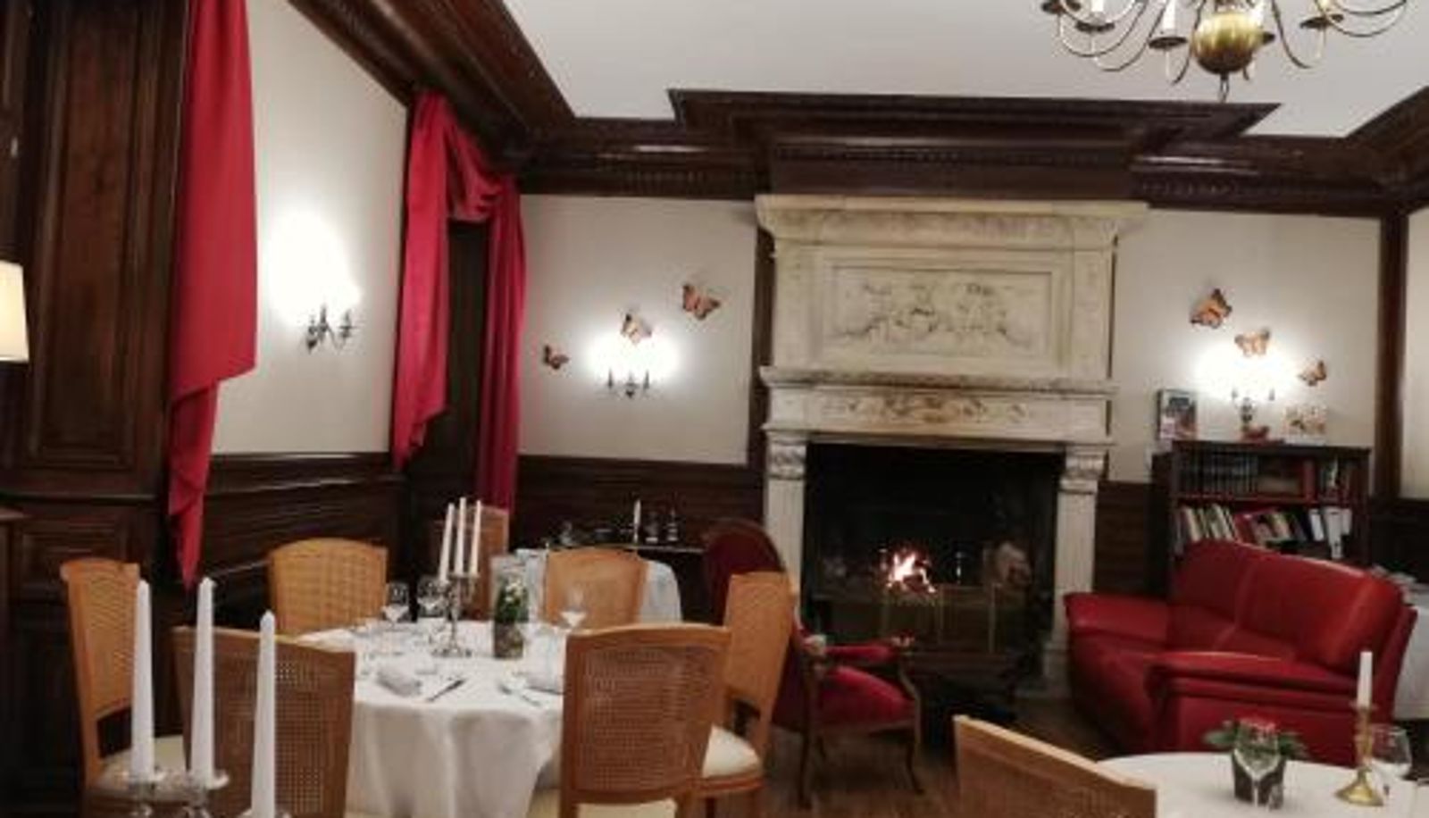 Frühstücksraum innerhalb des Restaurants - Chambre d'Hôtes Au Jardin Des Saveurs Logis